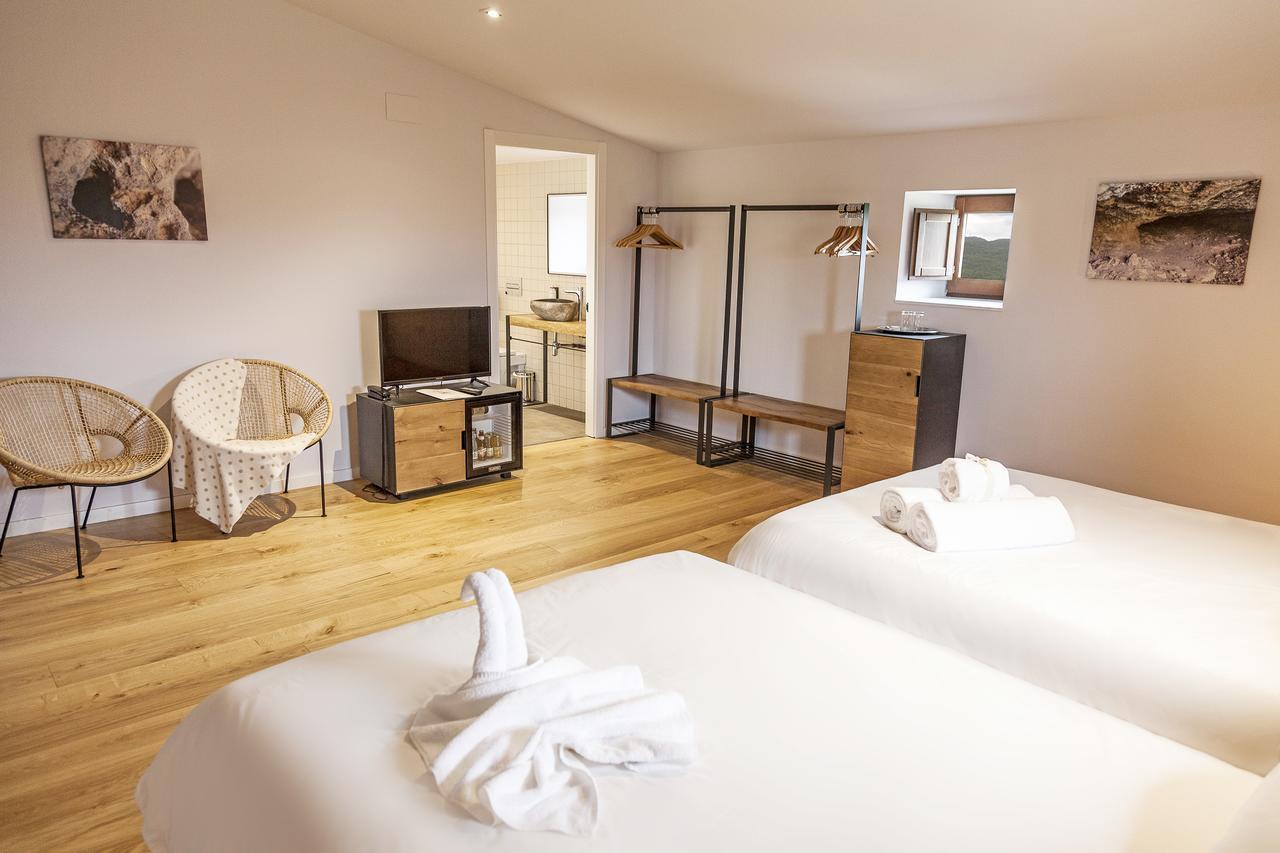 Hotel Casa Albets Lladurs Bagian luar foto